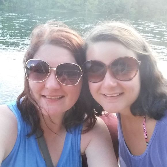 Meet your Posher, Crystal - Picture 2 of 2